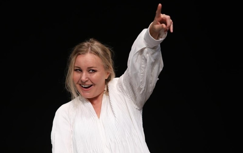 Teatru TNB: Tania Popa spune povestea Figurantei