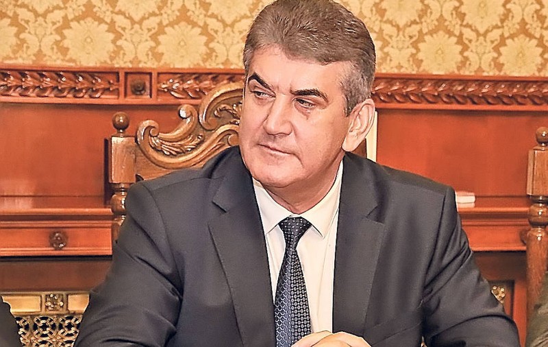 Şoferul şi consilierul personal al lui Gabriel Oprea, audiaţi la Parchetul Tribunalului Bucureşti