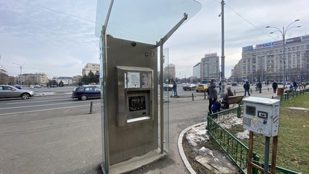 Chioșcul informativ de lângă Muzeul Antipa