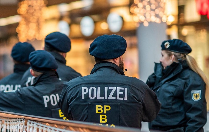 Un român care n-a avut bani să plătească două amenzi restante de 8.000 de euro, în Germania, va sta 160 de zile în închisoare