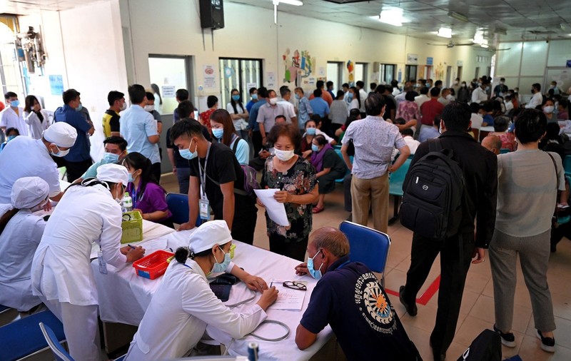 Cambodgia a raportat primul deces cauzat de noul coronavirus. Bărbatul era angajat ca șofer la o companie chineză