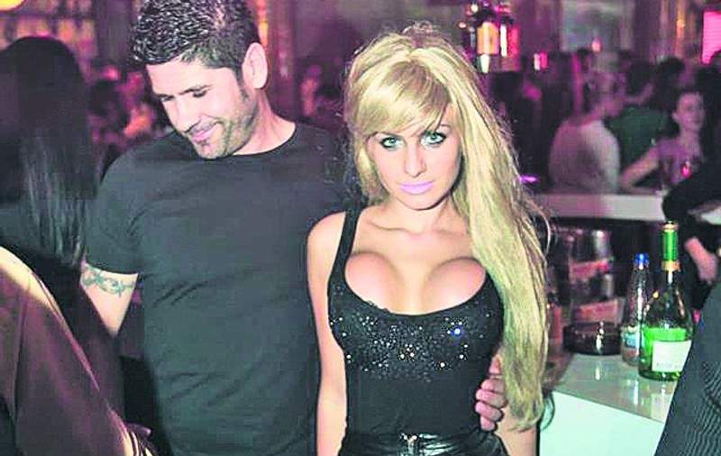 Pe Ogică nu-l mai înţeapă nimeni în dormitor. I-a zburat Viespea din stup