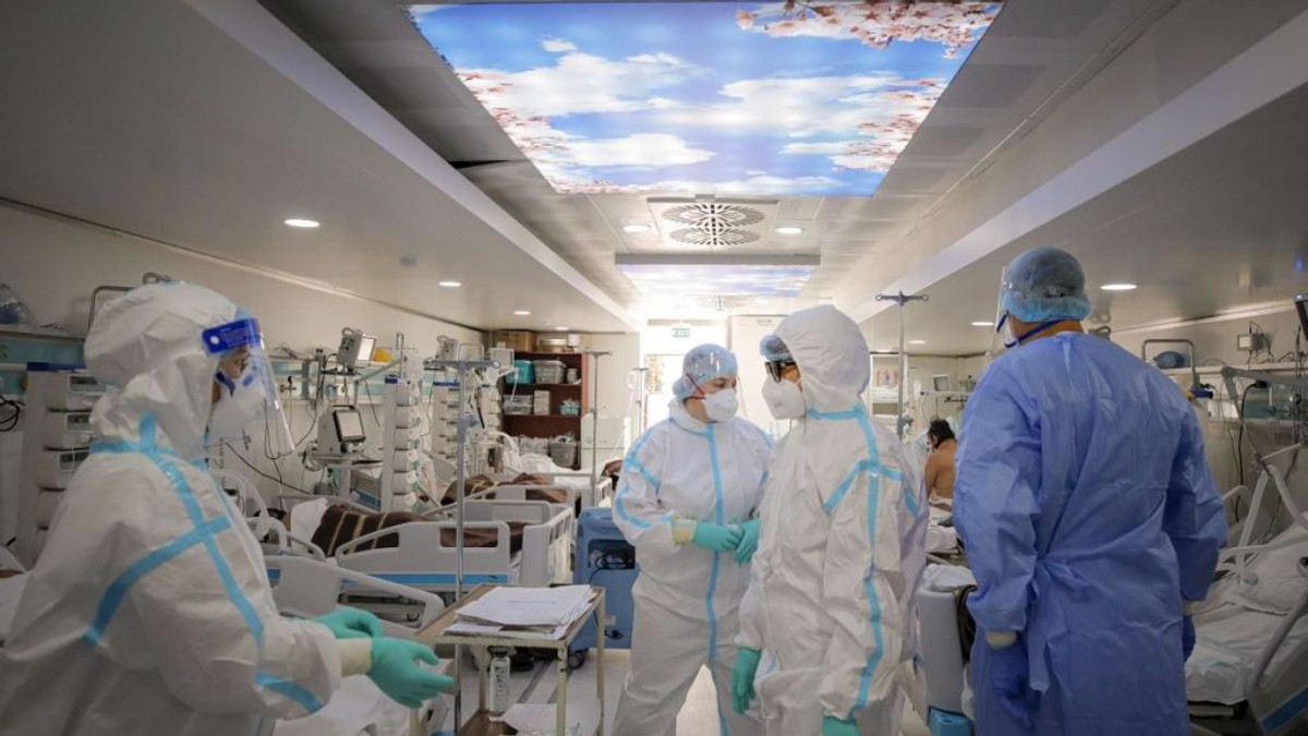 VIDEO Coronavirus în România, 10 martie 2022. Pacienții COVID internați la ATI, sub 650