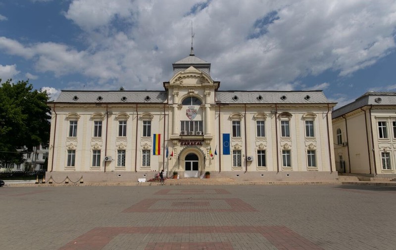 Primăria Caracal are zeci de camere de supraveghere, dar le ține în depozit. Din ce motiv nu le-a instalat