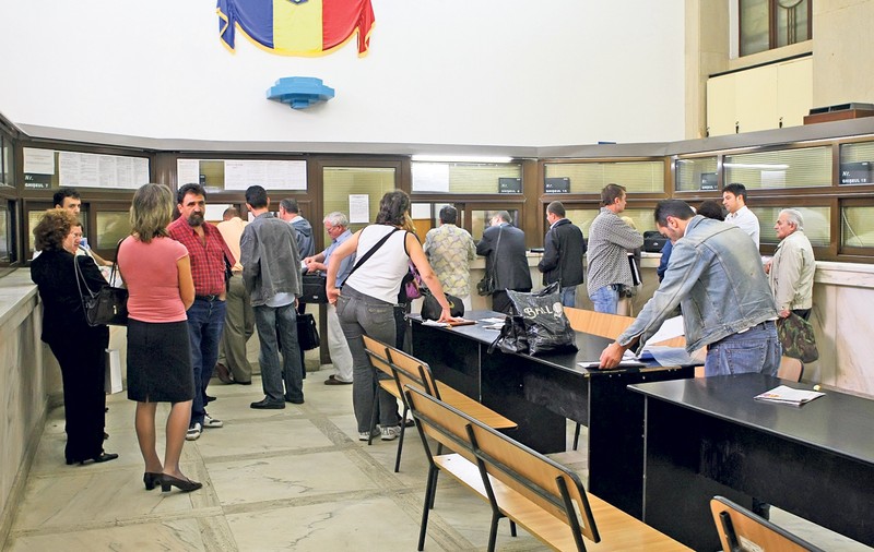 Chiriaşii la stat sunt puşi să-şi schimbe contractele