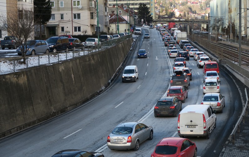Cum se circulă pe DN1. Mii de mașini, blocate pe Valea Prahovei