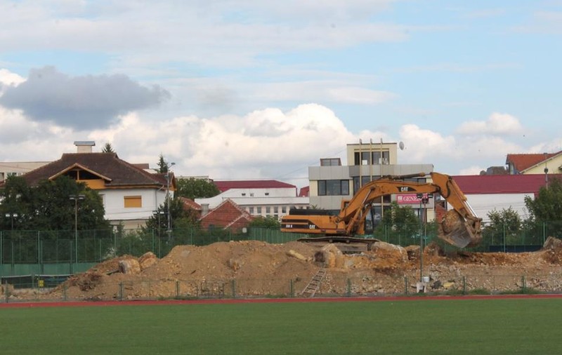 Stadionul vechi din Târgu Jiu este istorie. Noua arenă costă 22 de milioane de euro / GALERIE FOTO