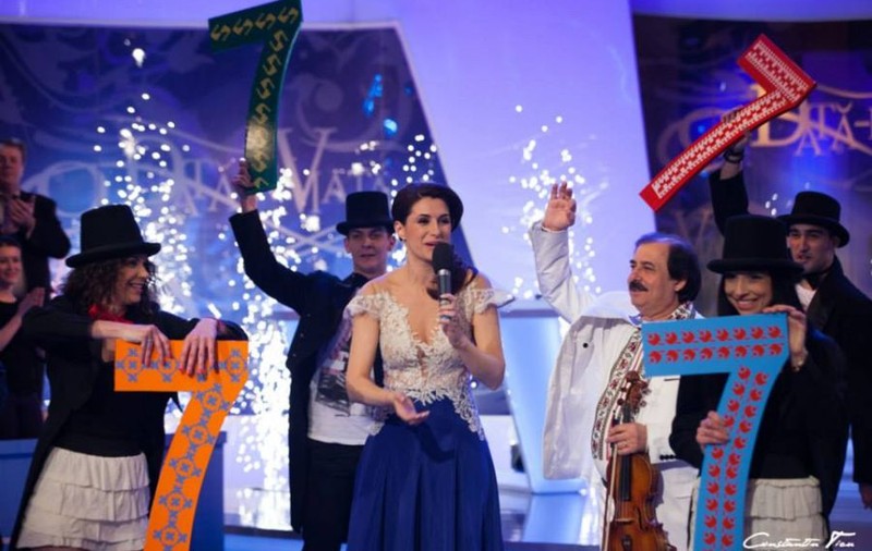 I s-a întâmplat “O dată-n viaţă!” Află ce vedetă n-a mai cântat niciodată şi a acceptat provocarea Iulianei Tudor! | FOTO