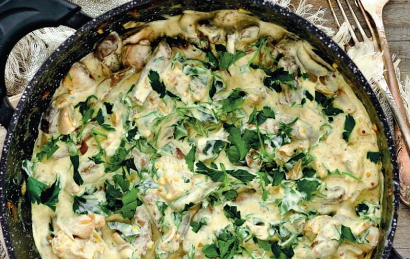 Ciulama de ciuperci champignon