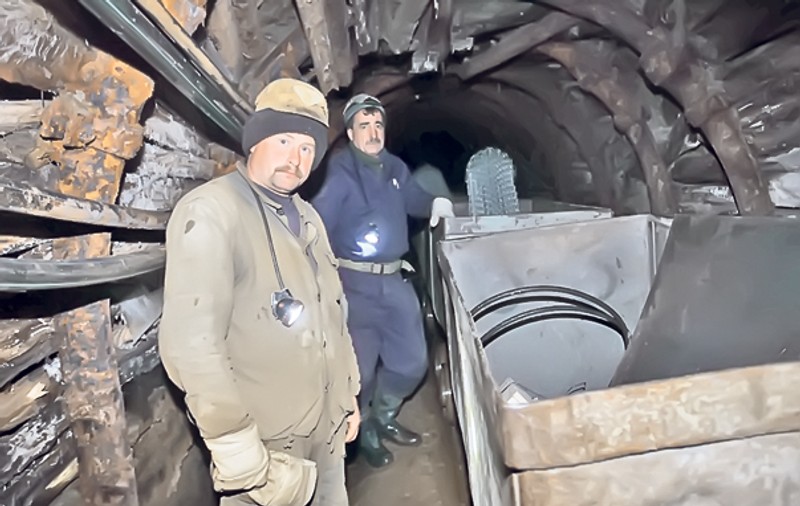 Ce bine e la stat! În minerit şi electricitate se dau lefuri enorme!