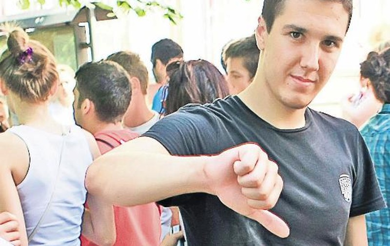 Absolvenţii de liceu care au picat sau nu au dat Bac-ul: «A fost caterincă!»