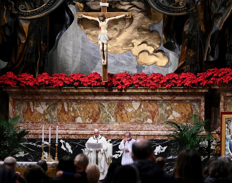 VIDEO | Slujba din Ajunul Crăciunului, oficiată de Papa Francisc în condiții speciale