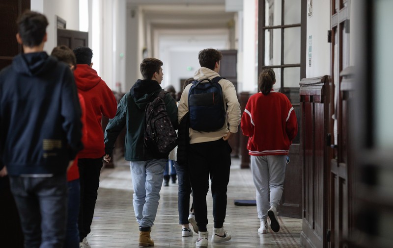 FNAP: Din 2023, părinții beneficiază de o deducere din impozitul pe salariu pentru fiecare copil înscris la o unitate de învățământ. Cum se obține