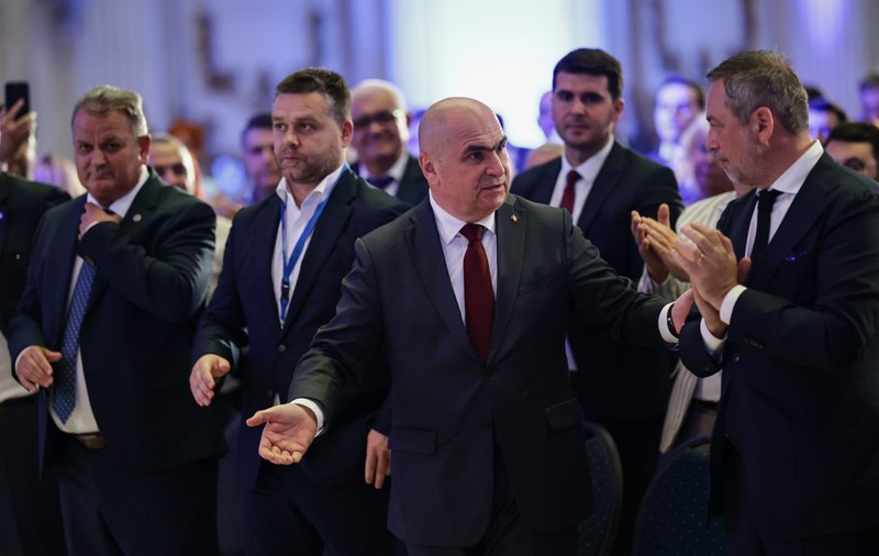 Congres PNL. Ce nu s-a văzut la TV: surprize, negocieri purtate până la votul final, atacuri interne și scepticism privind împărțirea funcțiilor