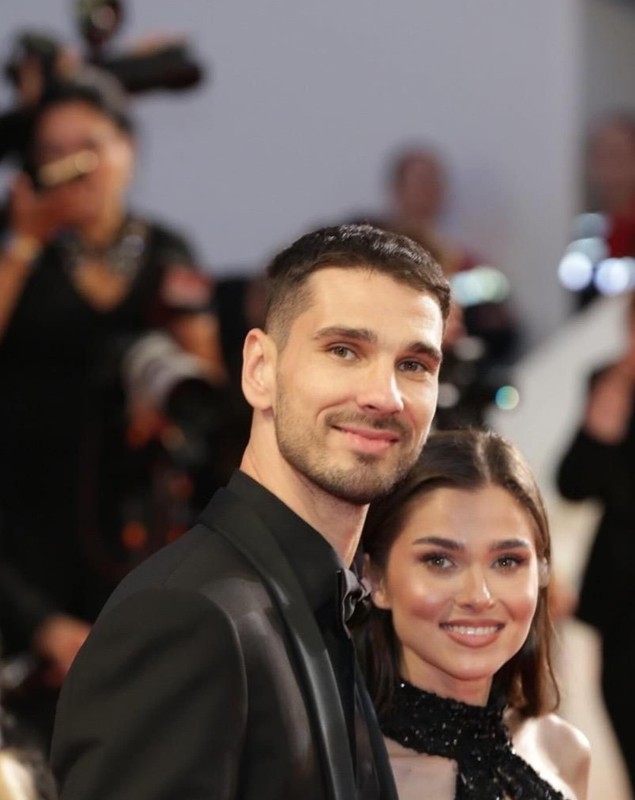 Imagini rare cu Anghel Damian și Theo Rose la Cannes. Nu au prins proiecția filmului „Fjord”, dar au avut parte de o altă experiență intensă