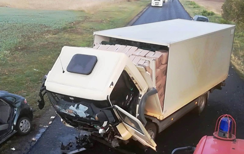 Un cetățean israelian a murit pe un drum din Neamț după ce a intrat cu mașina într-un camion