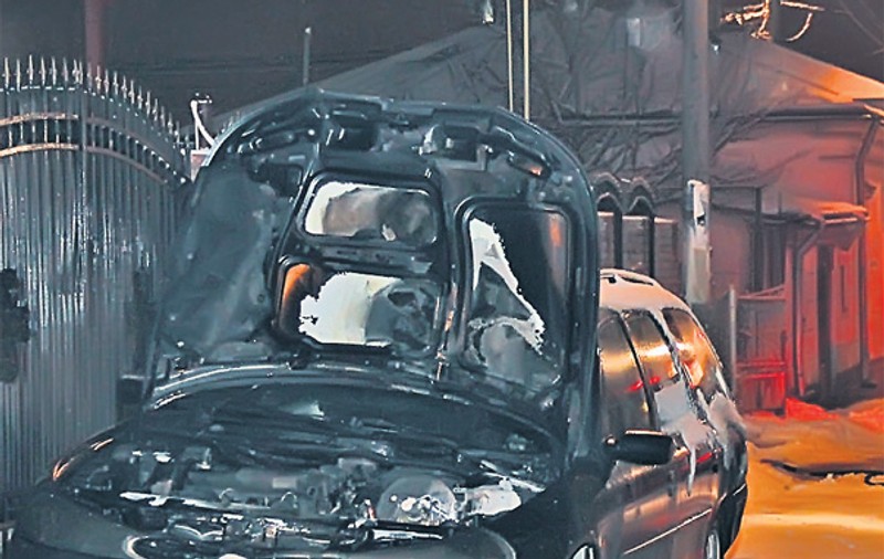 10 maşini incendiate, nici un vinovat! | FOTO