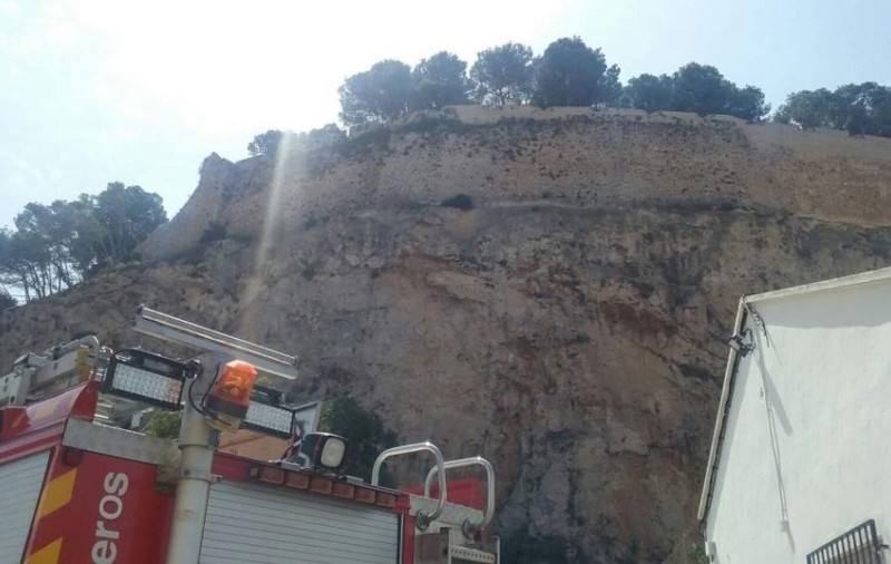 O româncă și bebelușul ei au căzut din turnul unui castel din Spania. Ce le-a salvat viața ca prin minune