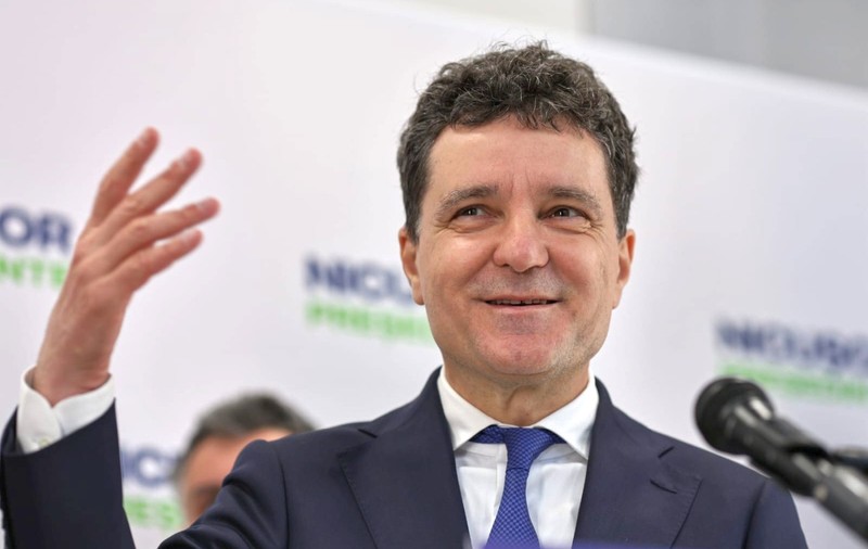 Nicușor Dan, atac la Piedone în sediul de campanie din Hotelul Cișmigiu după raziile ANPC: „Nu poţi să înspăimânţi un întreg sector de restaurante”