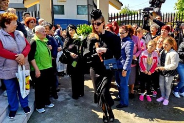 Iulia Albu, la înmormântarea lui Răzvan Ciobanu