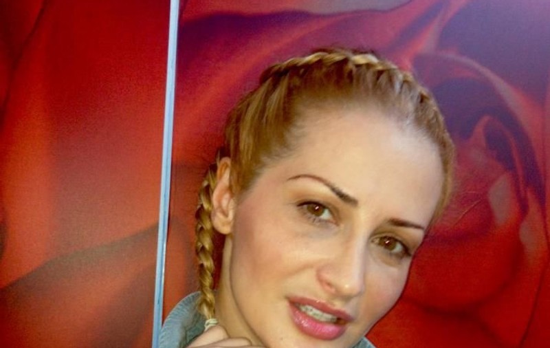 Julia Jianu a renunțat la make-up. Uite cum arată NEMACHIATĂ. Îți place?