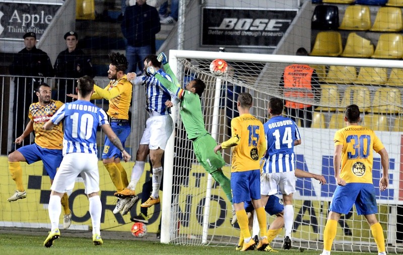Liga I: Petrolul Ploieşti - CSMS Iaşi 1-2. "Lupii" şi-au schimbat antrenorul, dar norocul, ba. Moldovenii au câştigat cu un gol marcat pe final de meci. ”Vin 10 jucători”
