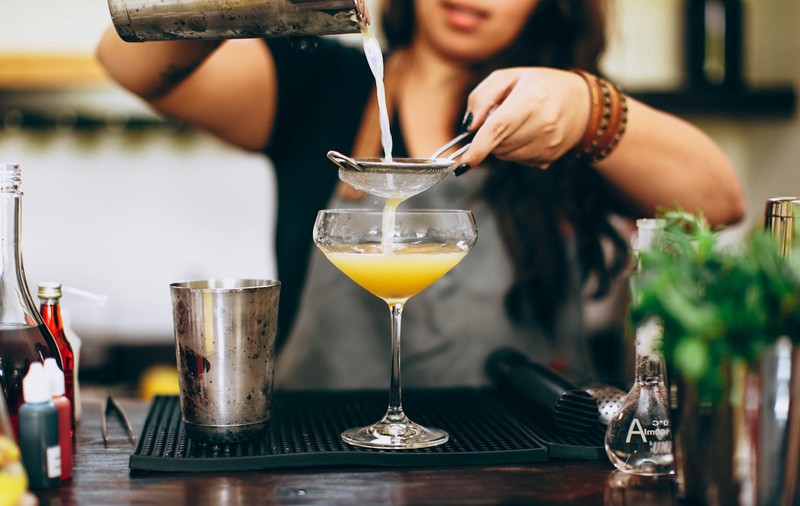 Ce salarii sunt în HoReCa și turism, în funcție de job și județ: de la 1.900 la peste 10.000 de lei