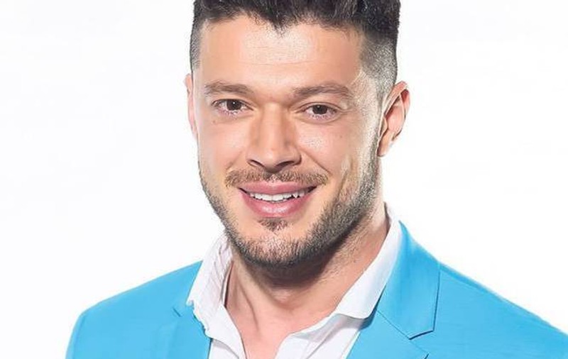 VICTOR SLAV PETRECE TIMPUL în compania UNEI FEMEI SUPERBE! Se va afişa cu EA DE FLORII