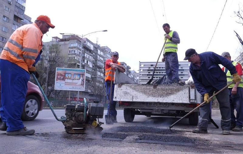 Beneficiarii de ajutor social vor putea să se angajeze și la privat; Proiect de lege, depus de PMP în Parlament