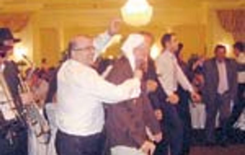Garcea a dansat la botezul fiului lui Axinte