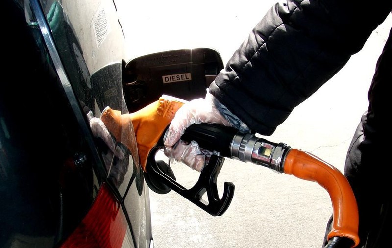 Petrolul galopează spre 100 de dolari pe baril. Spectrul unor noi scumpiri la carburanți planează asupra României