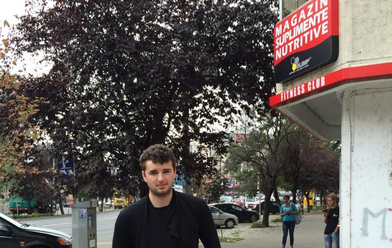 EXCLUSIV/ Aroganțe de beizadea! Cât de penibil și vulgar le răspunde fiul milionarului Micula celor care îl întreabă de BAC