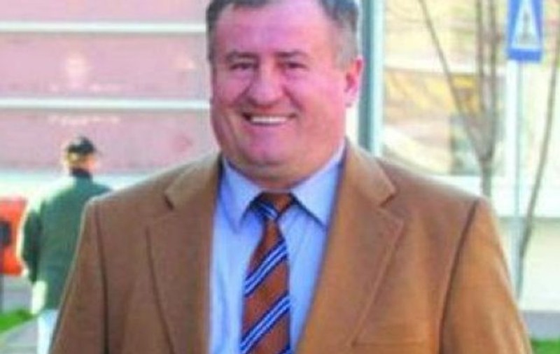 Primarul din Suceava care a scuipat o femeie recidiveaza! De data asta a lovit un bărbat