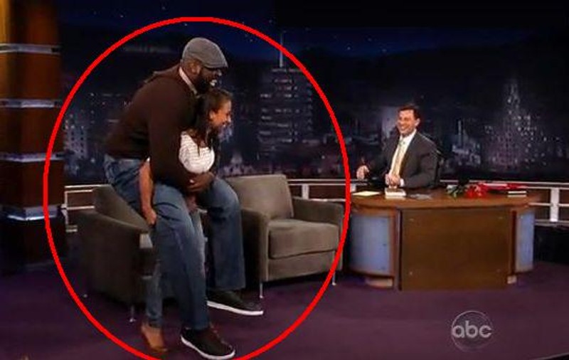 Shaquille O'Neal, cărat în spate de iubita sa | Video fabulos 