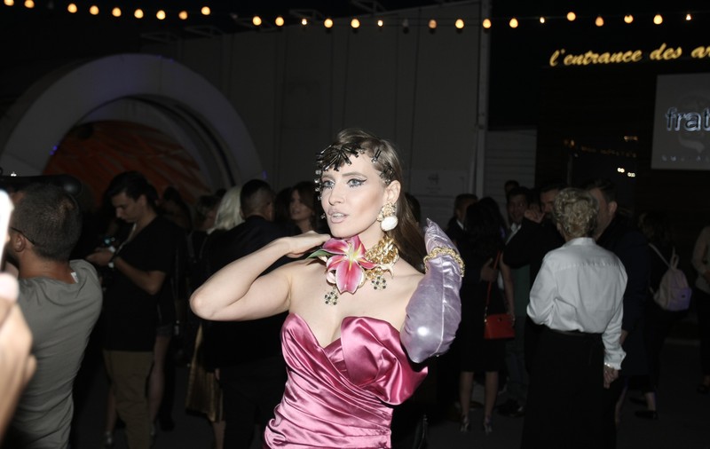 VIDEO EXCLUSIV | Iulia Albu creează bijuterii pentru Raluca Bădulescu. ”Îi plac pentru că sunt extravagante!”