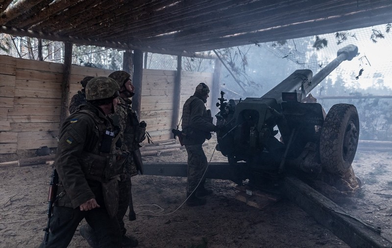 Armata ucraineană raționalizează muniția pe front, de teamă că SUA vor reduce asistența militară: „Pentru un obuz tras de noi, rușii trag zece”