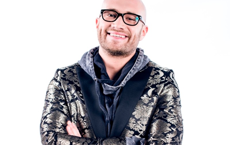 Incredibil! Mihai Bendeac îndrãgostit de 10 fete în acelaşi timp! 