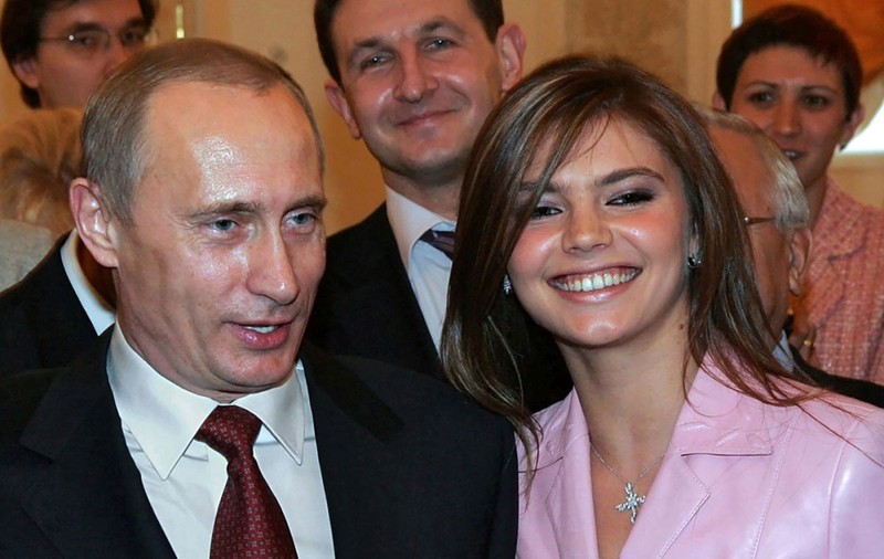 Viața ascunsă a lui Vladimir Putin, între aventuri cu o gimnastă olimpică, un fotomodel și o femeie de serviciu