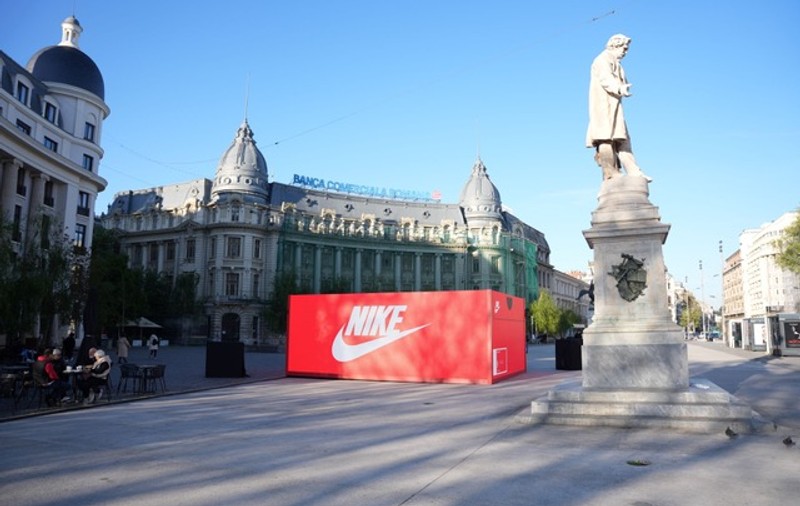 Nike te trimite în spațiu direct din Piața Universității!