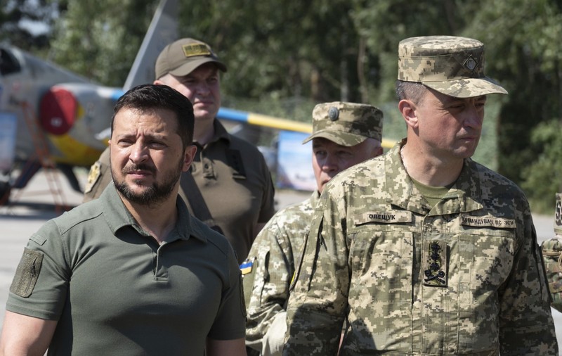Război în Ucraina, ziua 534 | Zelenski îi demite pe toți șefii din centrele de recrutare militară, acuzați de corupție generalizată