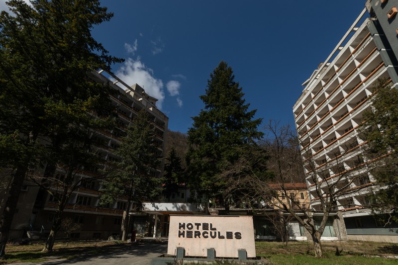 Hotelurile comuniste pălesc în comparație cu frumusețea arhitecturală a clădirilor construite în secolul al XIX-lea