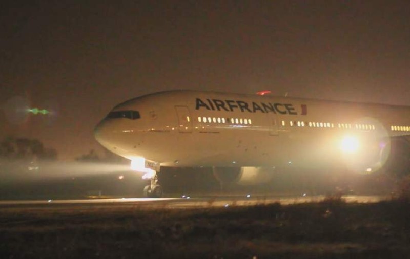 VIDEO | O aeronavă a companiei Air France a aterizat de urgență pe aeroportul Otopeni. Ce s-a întâmplat