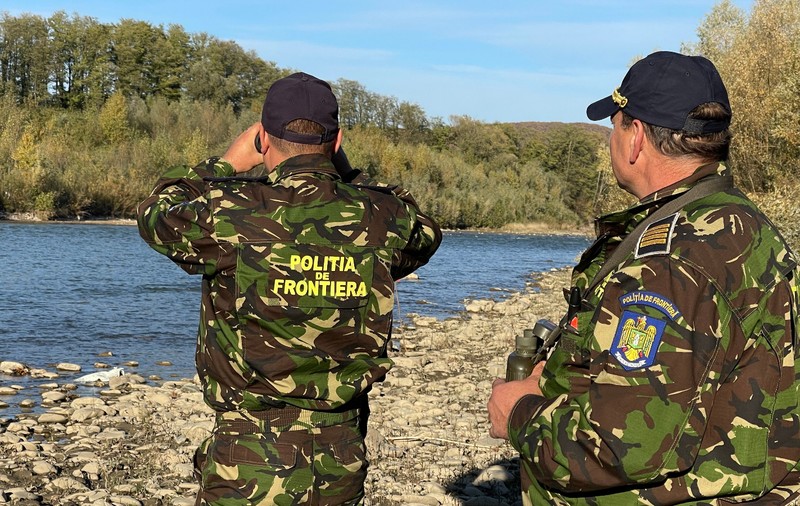 „Când bărbații trec râul aici, sunt reci, uzi și speriați”. Mii de dezertori ucraineni își riscă viața ca să ajungă în România, potrivit unui reportaj BBC
