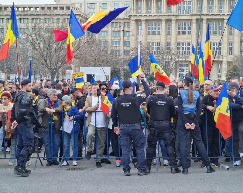 Susținătorii lui Călin Georgescu au fost în fața CCR. Curtea i-a respins contestația, nu mai are nicio șansă de a candida
