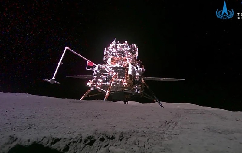 Sonda selenară chineză Chang'e-6 a decolat cu mostre de pe partea îndepărtată a Lunii, într-o premieră istorică