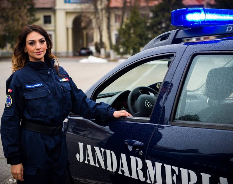 Ce poliţiste frumoase avem! După ce vei vedea aceste poze te vei ruga să te amendeze! GALERIE FOTO