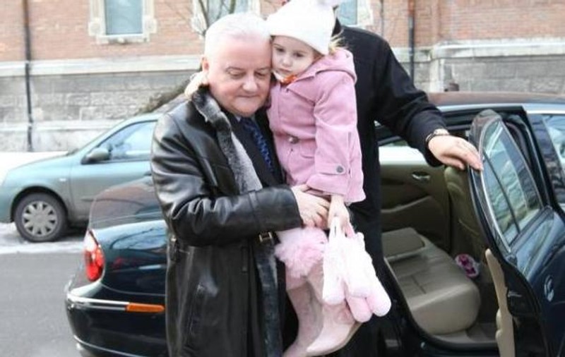 Irinel cere custodia fiicei sale, atunci când Monica este plecată