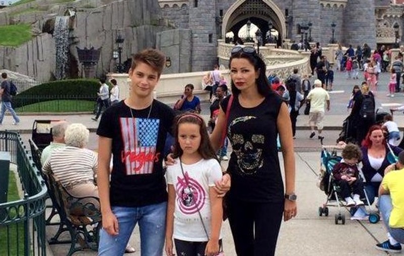 Brigitte Pastramă rupe tăcerea și face dezvăluiri uimitoare despre băiatul ei, Robert. “Fiul meu se droghează de la 14 ani. Îmi distruge casa. Îmi fură hainele”