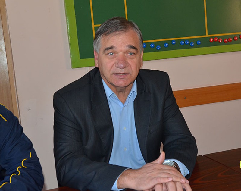 Rădoi e la Chișinău, la prima zi de cursuri la Școala de Antrenori din Republica Moldova. N-a vrut să vorbească, din cauză că era prezentă și presa din România: ”Ce naiba i-ați făcut?!”. Mirel e coleg cu Piți jr! / FOTO