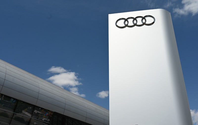 6.000 de angajați Audi au ieșit să protesteze în Germania, după ce au aflat că 100.000 de lucrători ar putea fi concediați